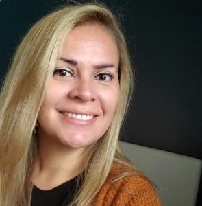 Meet your Posher, Daniela